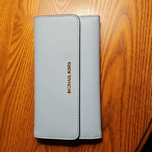 NWT MICHAEL KORS TRI FOLD LONG WALLET